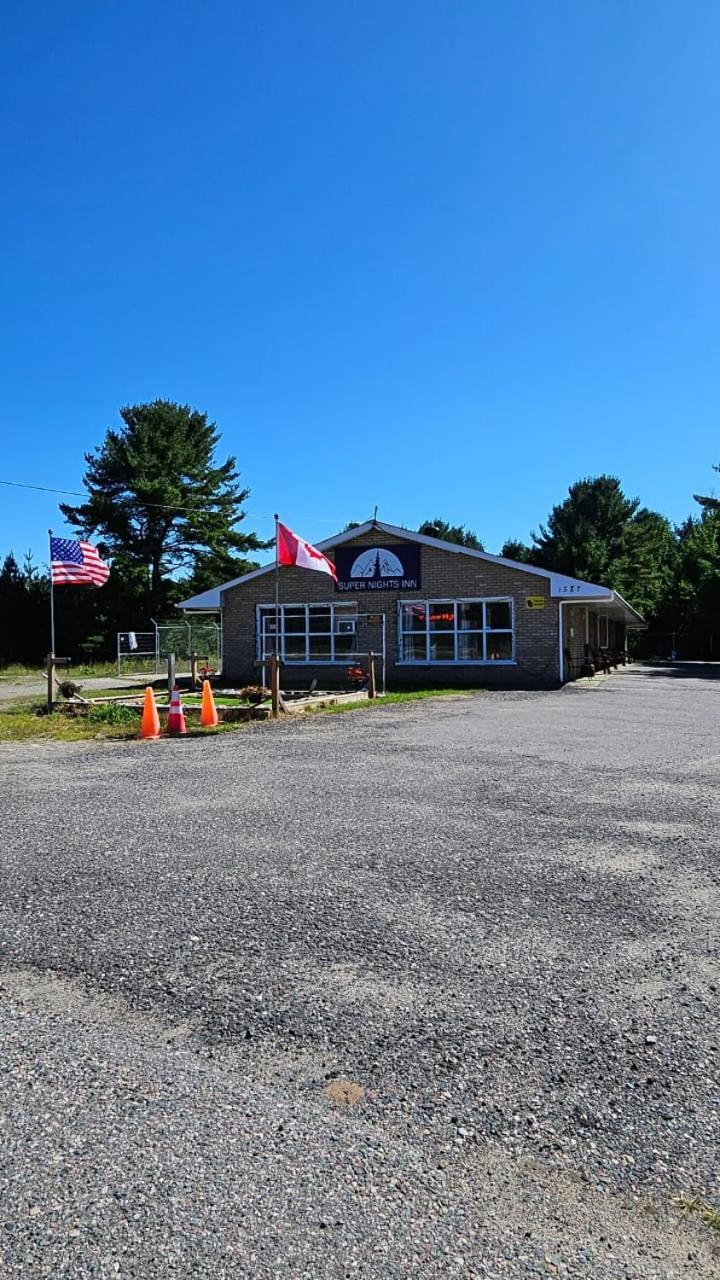 Super Nights Inn Sault-Sainte-Marie Extérieur photo